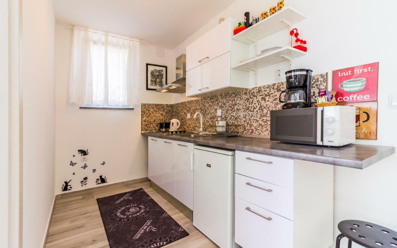 Apartment Mika Pola Esterno foto